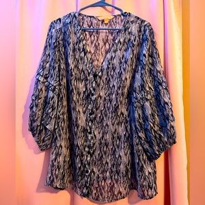 Hope & Harlow blue and white blouse.